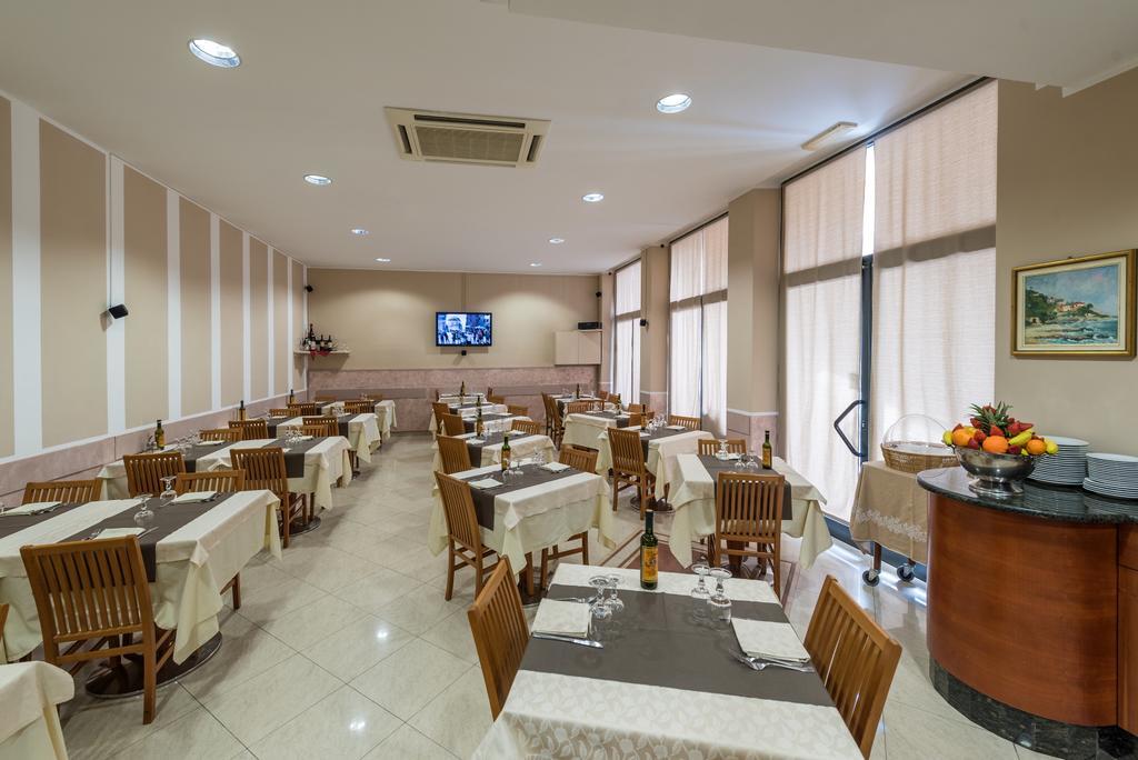 Hotel Santa Maria فينالي ليغوري المظهر الخارجي الصورة